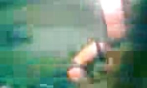 成熟したブロンドは、彼女のドレスを脱いで、男と野生と情熱的なセックス jc えろ かわ