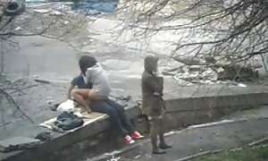 ポルノスターは男にセックスのクラスを与えます 女子 高校生 巨乳 エロ