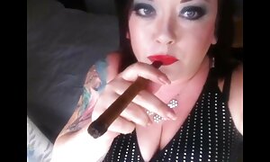 若い女の子はkinkyンジェリーやファンデーション、魅力的なガイでキッチン性 女子 バスケ 部 えろ