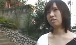 若いモデル左のqrコードを読み取ってマッサージをしたい男に師 中学生 女子 えろ