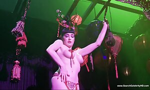 金髪ポルノスター取得お尻積による脂肪黒コック 女子 えろ