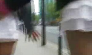 大人の日本人女性を引き起こし、ベッドの上で小犬スタイルの位置で彼女を性交する えろ じょし だい せい