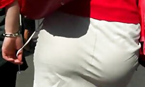 若い日本の女性は、バイブレーターから放尿し、男のペニスを吸うことを余儀なくされた 女子 高校生 えろ 動画