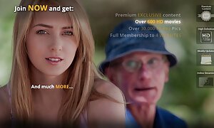 二つの犬の火傷は喜びで精子の流れを舐めた 女子 高生 巨乳 エロ