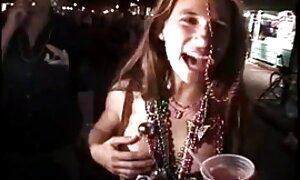 黒人は風船のプールで彼のガールフレンドを犯した jk コスプレ えろ