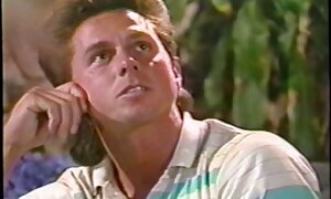 ポルノモデルは熱意であなたの穴にディルドを挿入する 女子 高生 えろ どう が