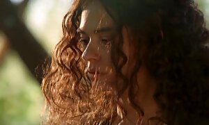 男のディックは、浴室の若い赤毛のふしだらな女から大きなフェラチオを取得します 女 おなにー えろ