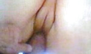 茶色の髪を持つ若い女の子は彼女のビキニを脱いで、紳士によって性交することを熱望することができます jk えろ ビデオ