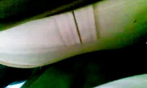 ポルノモデルは自慰行為の時間を費やす 女子 更衣 室 えろ