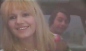 小さな胸と強いペニスを持つ大人と若い女の子の学生 女子 高生 えろ どう が