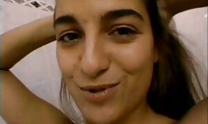 巨乳の女の子は巨大なコックの一部です えろ 陸上